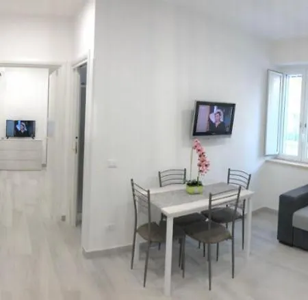 Casa Bob Turistico * פונדי